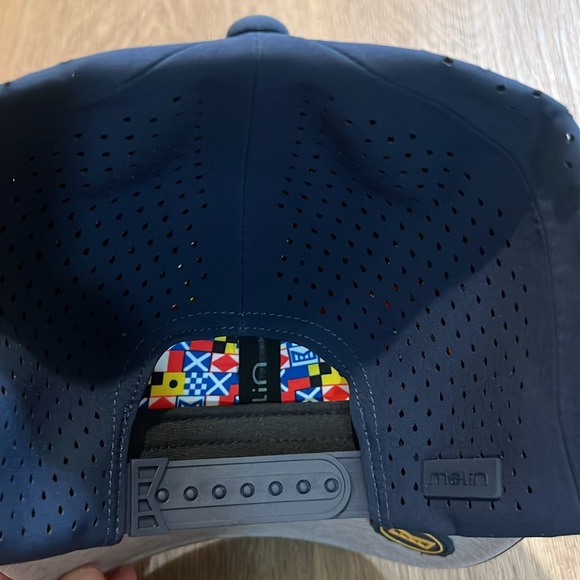 Melin A-Game Captains Hat - Size Classic NWOT - Picture 4 of 4